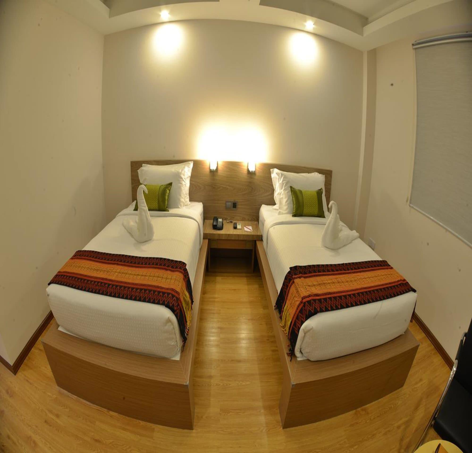 Serene Valley Hotel Янгон Екстер'єр фото