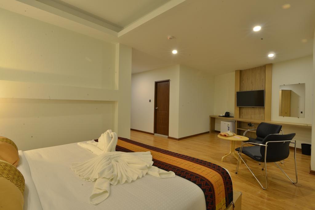 Serene Valley Hotel Янгон Екстер'єр фото