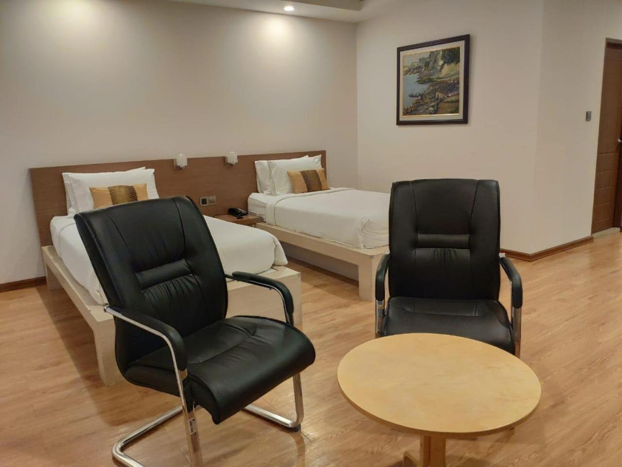 Serene Valley Hotel Янгон Екстер'єр фото
